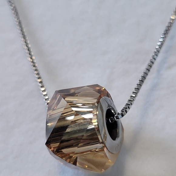 SWAROVSKI CRYSTAL NECKLACE - Picture 2 of 11